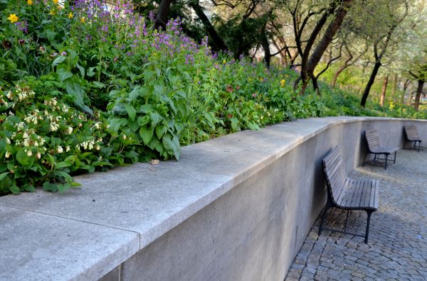Concrete Retaining Wall Service in Costa Mesa