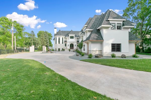 Cost of Concrete Driveway Installation in Costa Mesa
