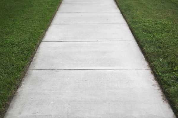 Cost of Concrete Walkway Replacement in Costa Mesa